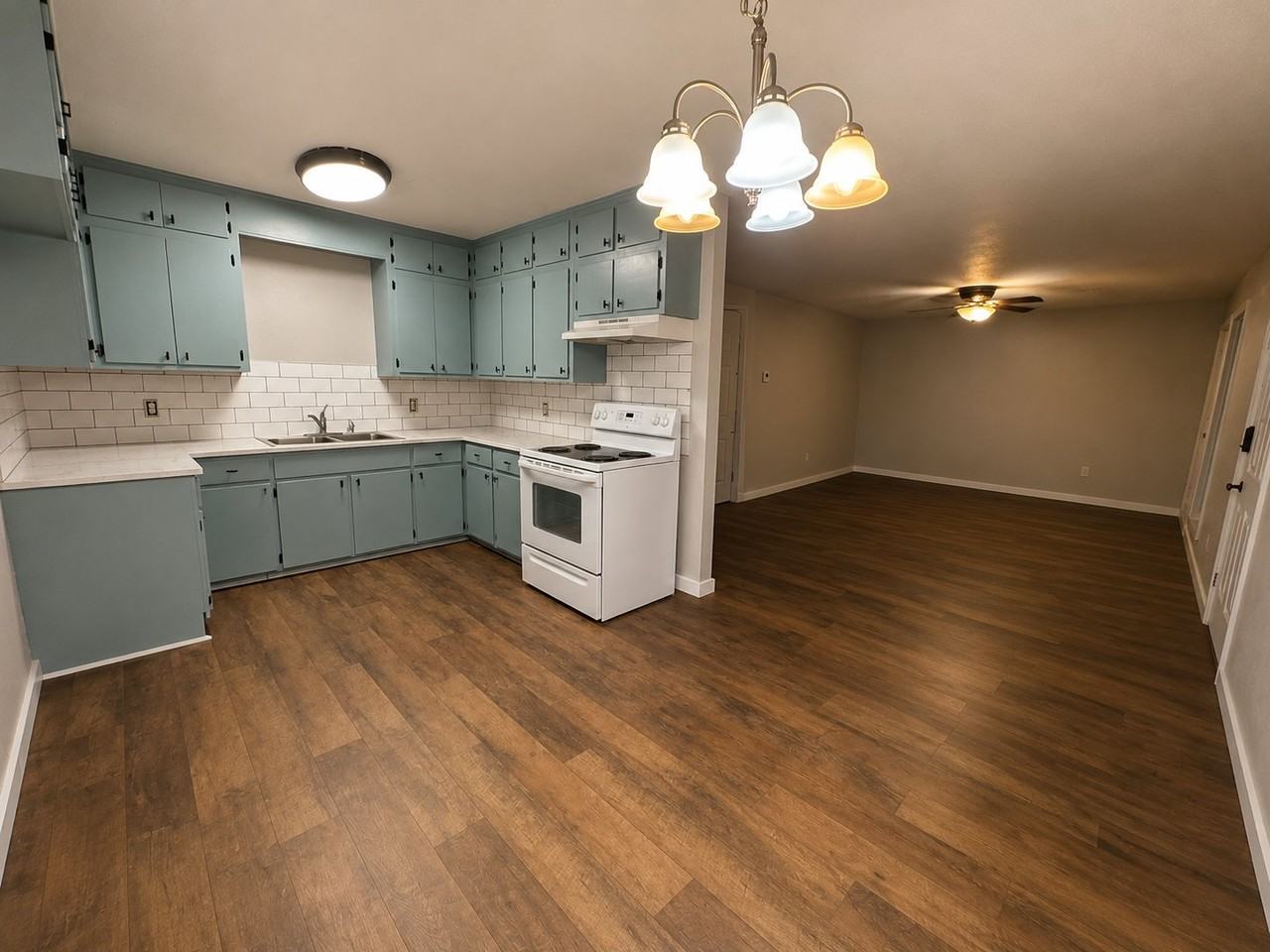 717 Indiana Ave - Photo 3 of 18