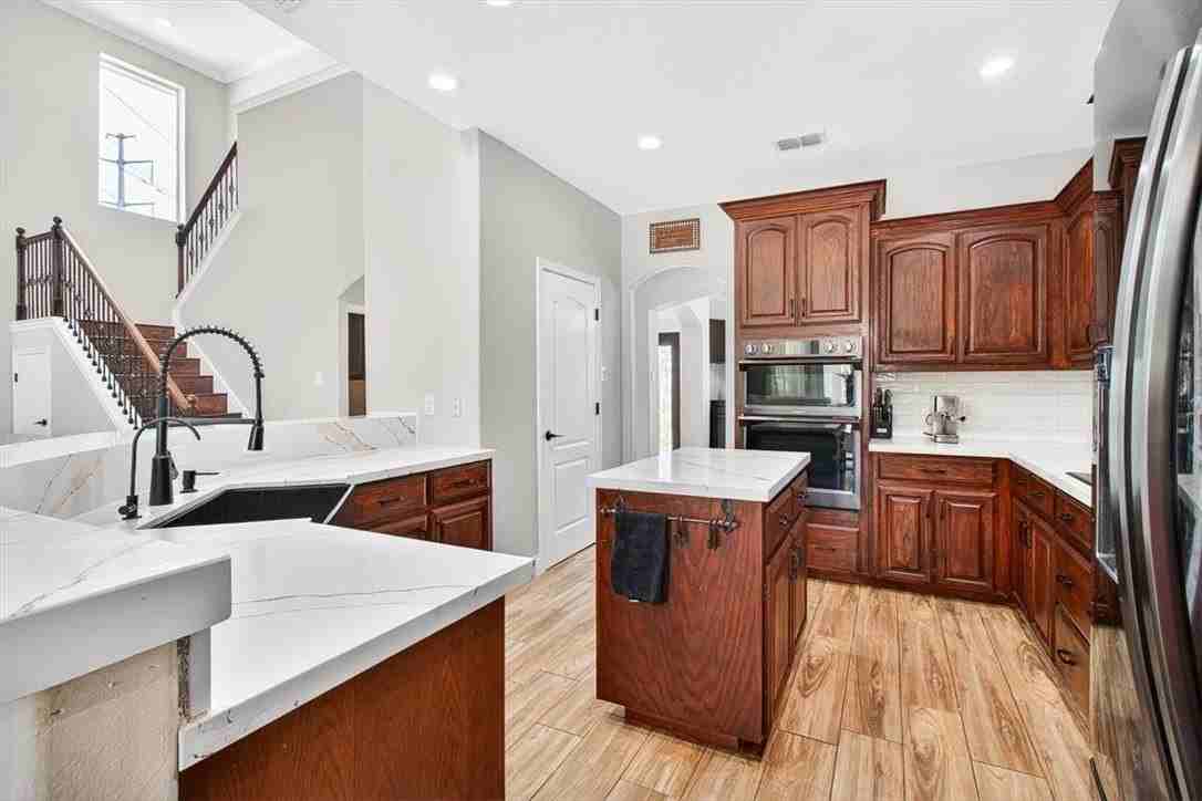 8417 Macarena Dr - Photo 4 of 40
