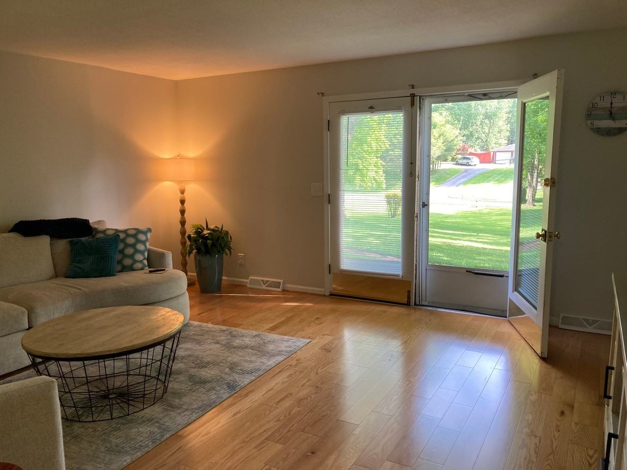 611 E Mountcastle Dr #4 - Photo 6 of 19