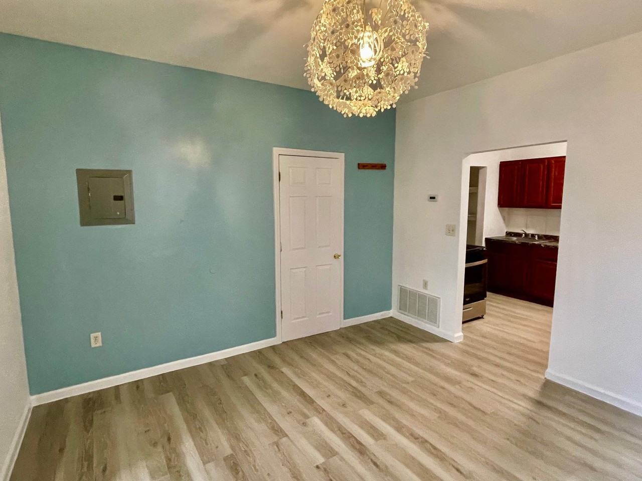 218 Columbia Ave #1R - Photo 2 of 14