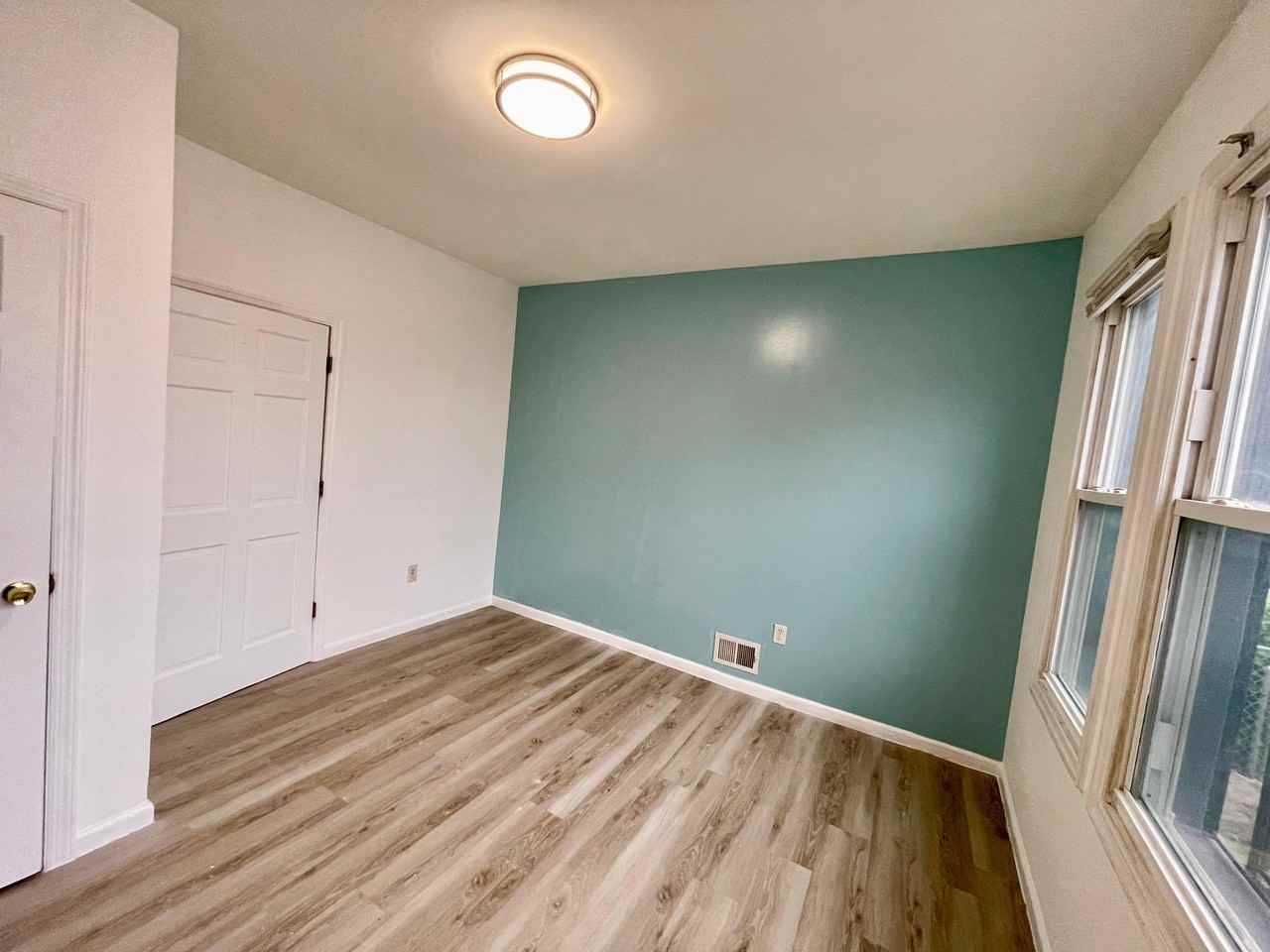218 Columbia Ave #1R - Photo 7 of 14