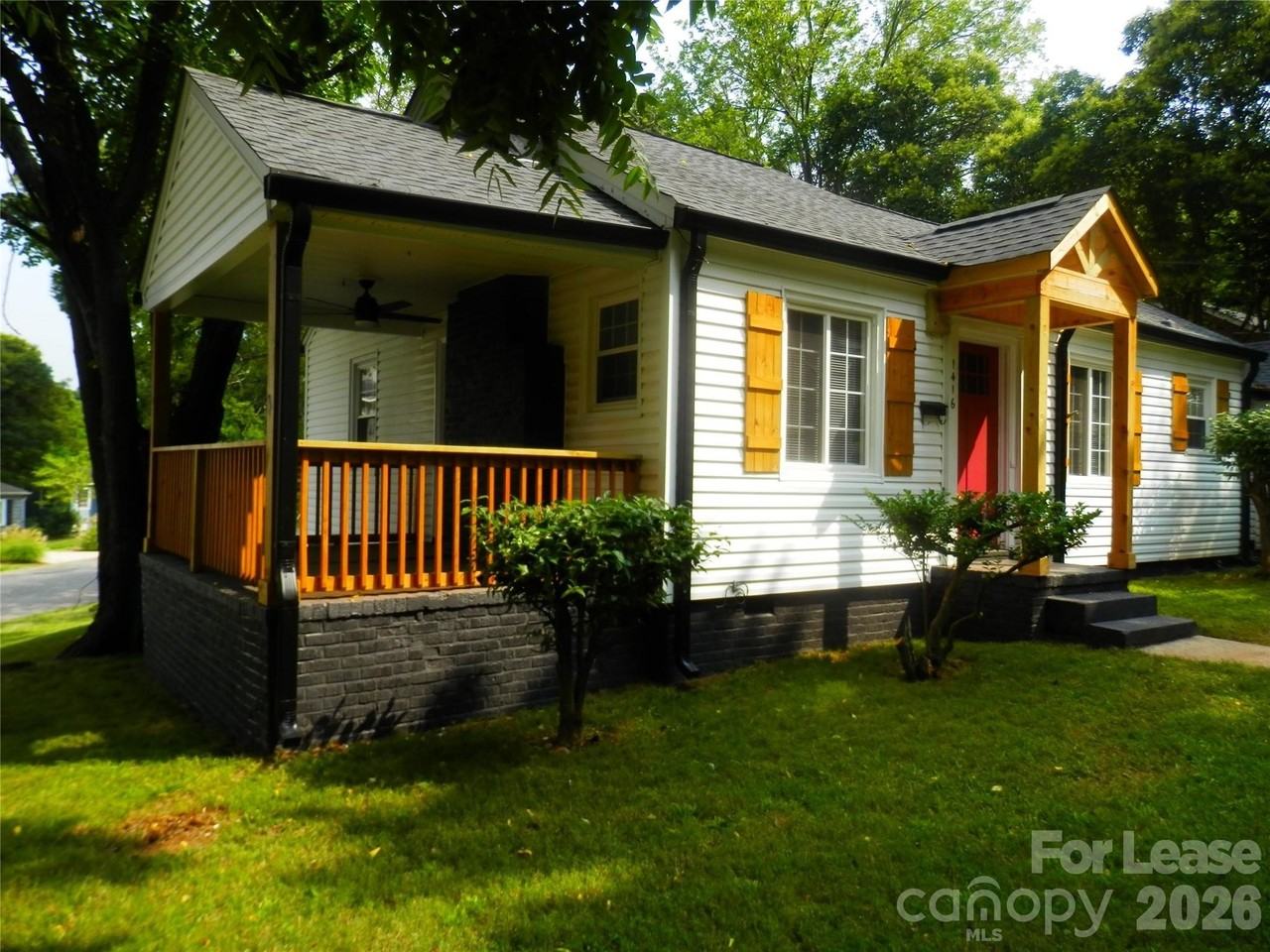1416 Effingham Rd - Photo 2 of 27