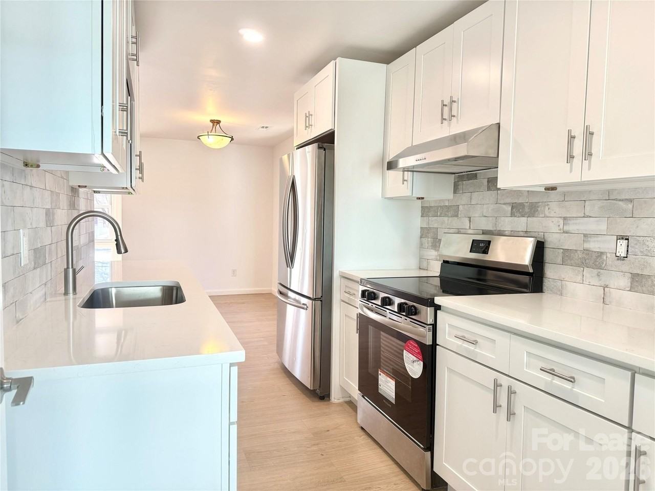 541 E Woodlawn Rd - Photo 4 of 12