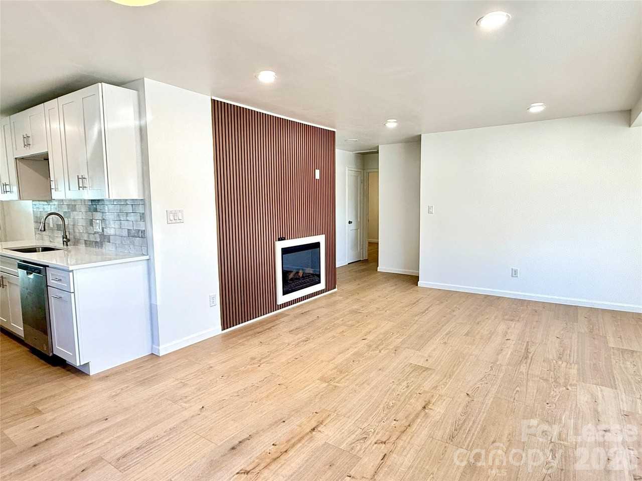 541 E Woodlawn Rd - Photo 7 of 12