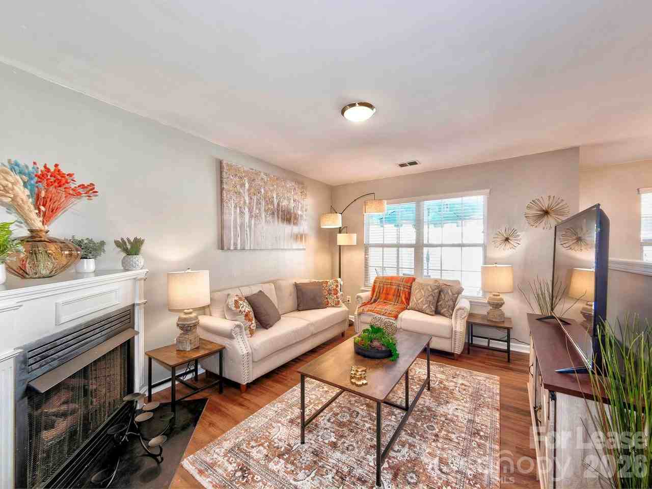 11316 Morgan Valley Ln - Photo 4 of 34