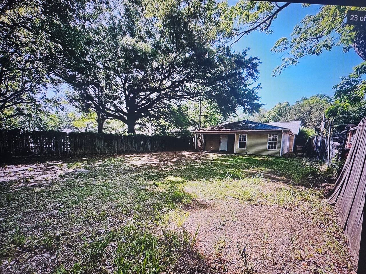 1204 Seneca St - Photo 2 of 27