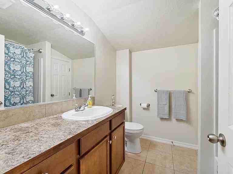 801 S Everett St - Photo 7 of 12