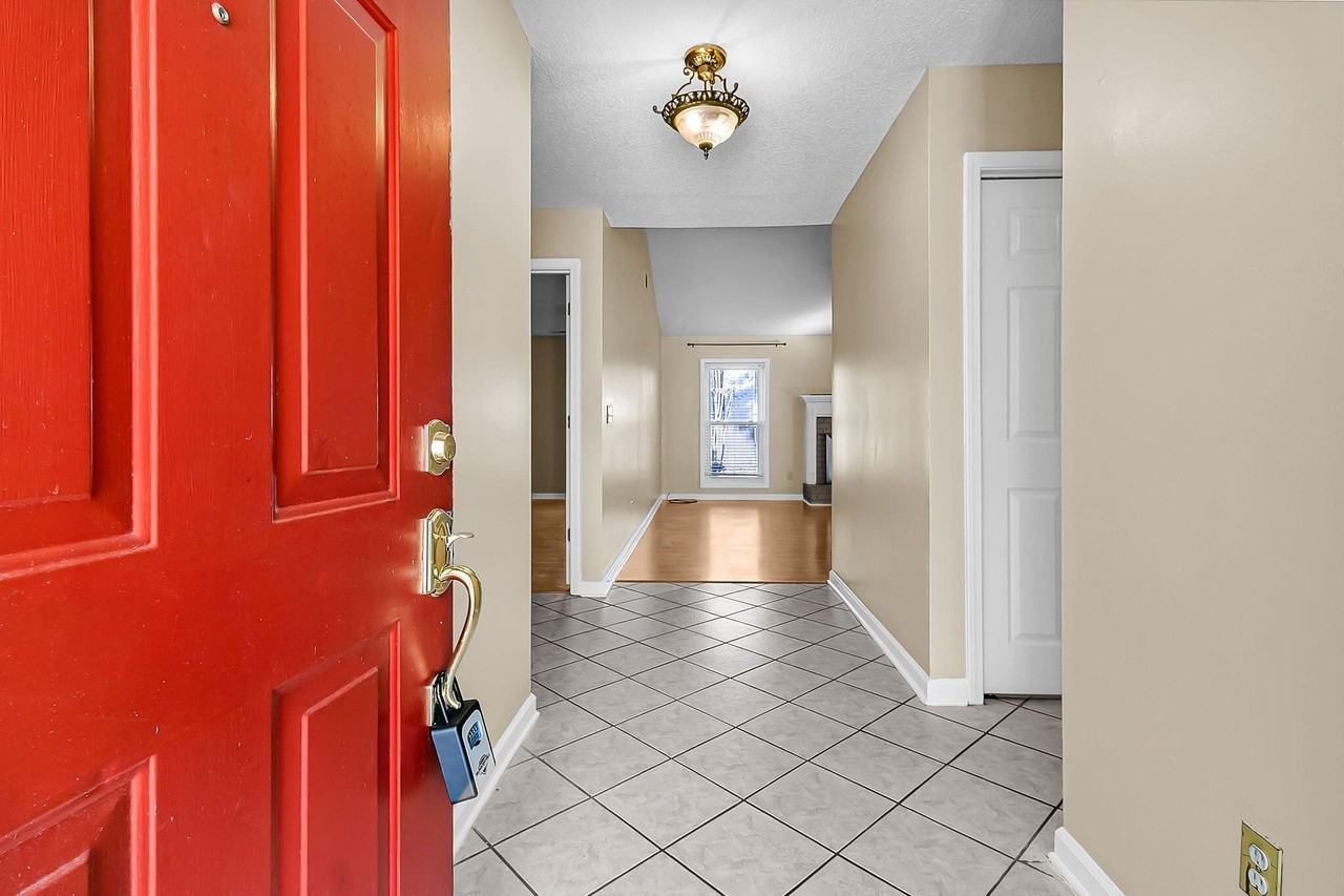 111 Hopper Dr - Photo 5 of 37
