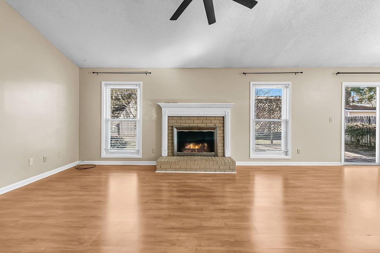 111 Hopper Dr - Photo 6 of 37
