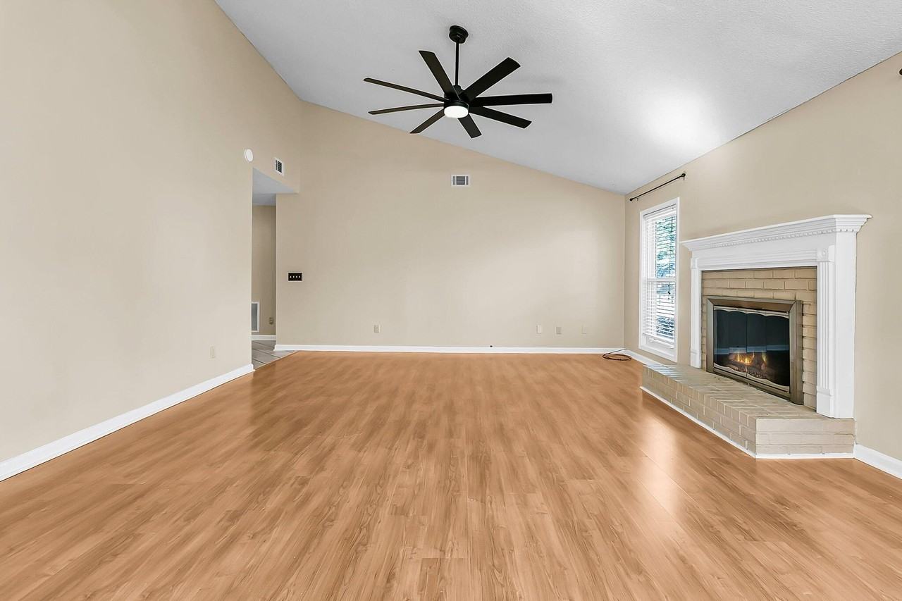 111 Hopper Dr - Photo 7 of 37