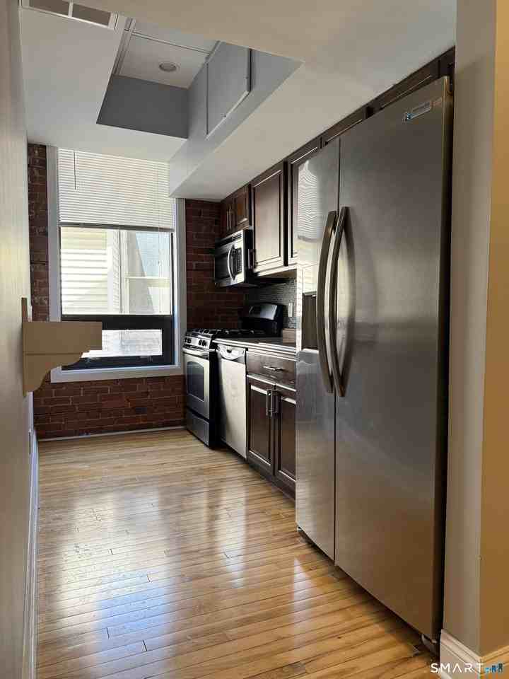 51 Bank St #2C - Photo 2 of 9