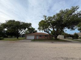 featured image of 798 Scarlet Dr