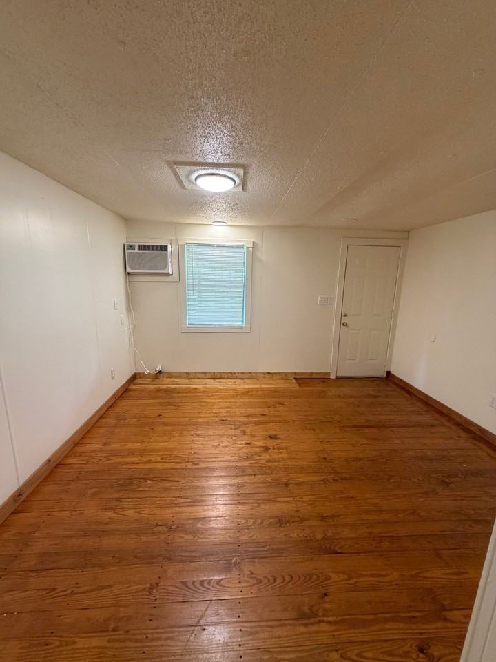 9909 Farris Loop - Photo 4 of 6