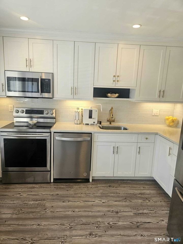 24 East Ave #3 - Photo 5 of 21
