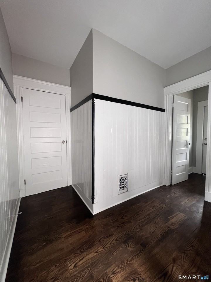 50 Admiral St - Photo 4 of 39