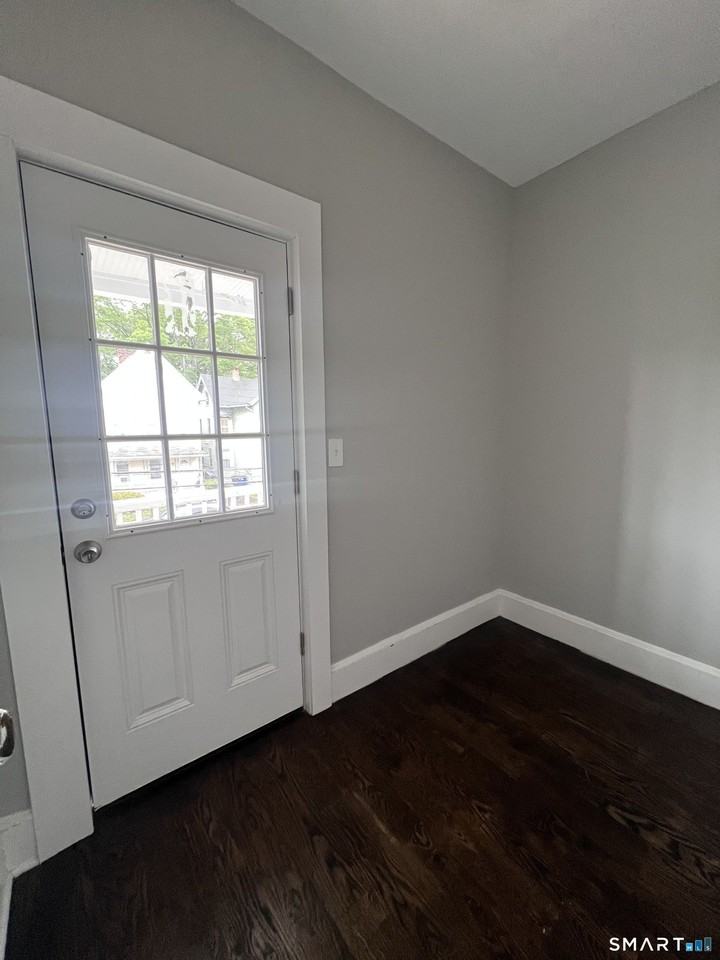 50 Admiral St - Photo 5 of 39