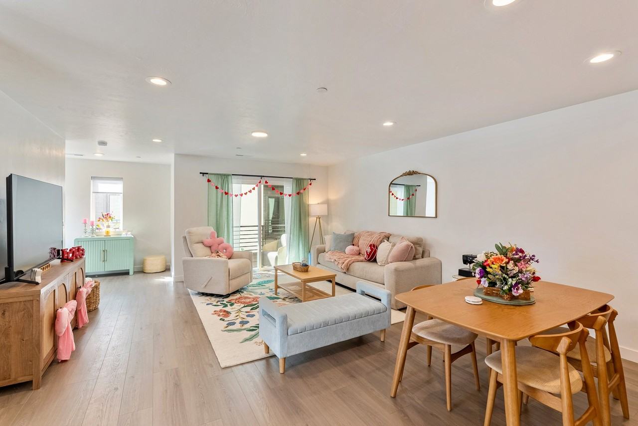 1590 Sw #1101 - Photo 2 of 12