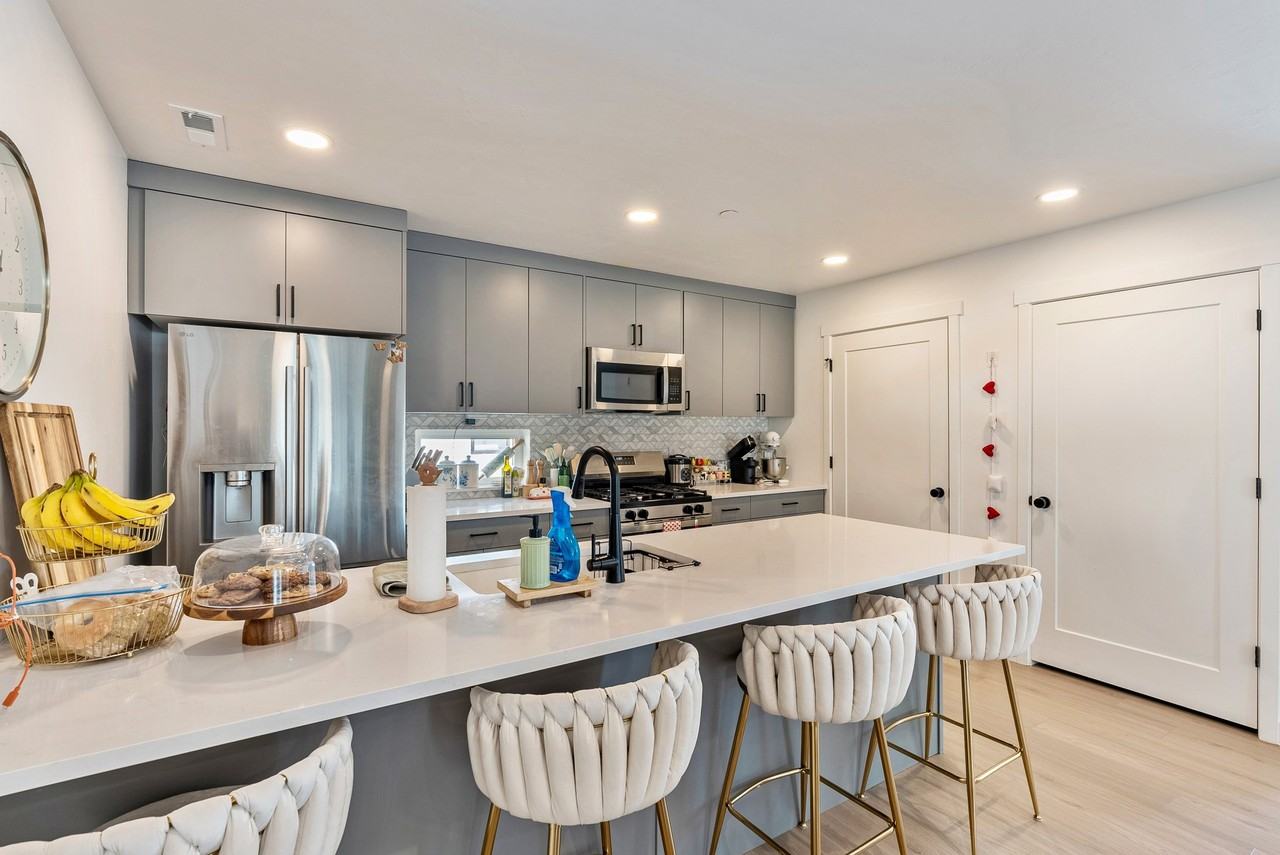 1590 Sw #1101 - Photo 3 of 12
