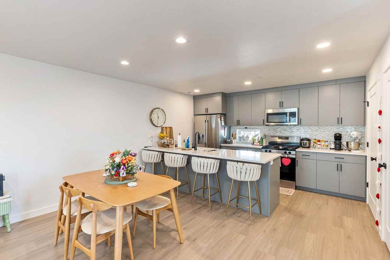 1590 Sw #1101 - Photo 5 of 12