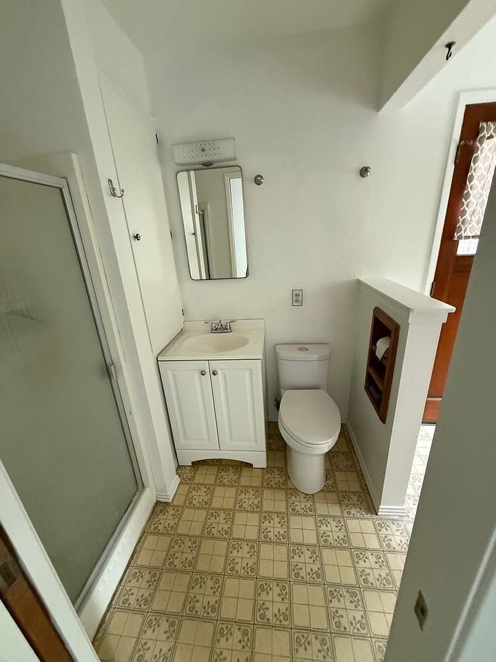 561 Princeton Pl - Photo 3 of 19