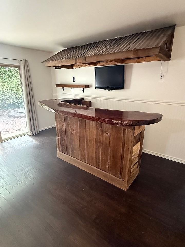 561 Princeton Pl - Photo 4 of 19