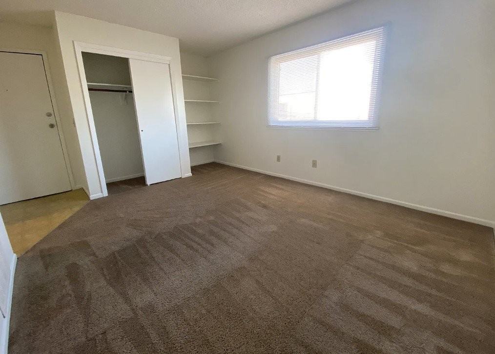 1228 E St #10 - Photo 2 of 5