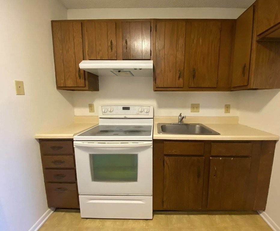 1228 E St #10 - Photo 4 of 5