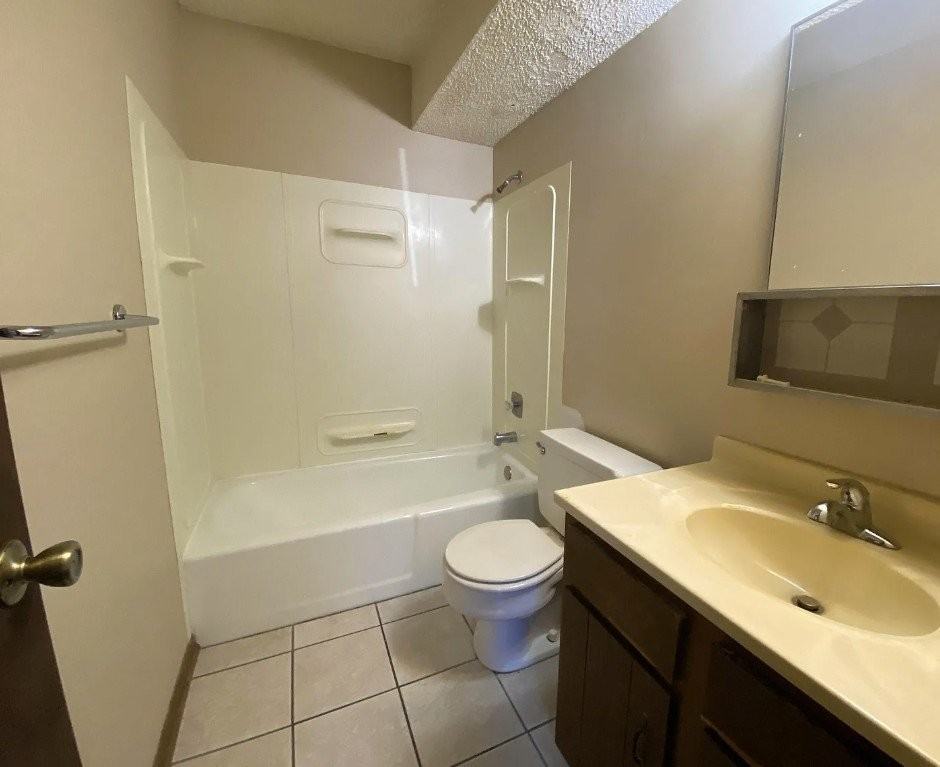1228 E St #10 - Photo 5 of 5