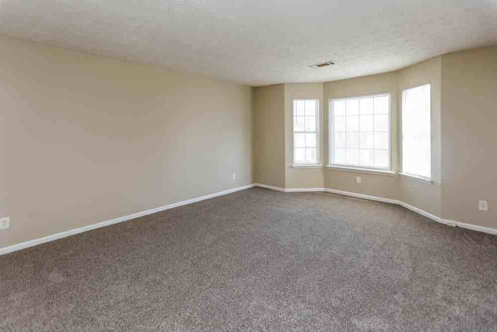 3467 Newberry Trl - Photo 4 of 14