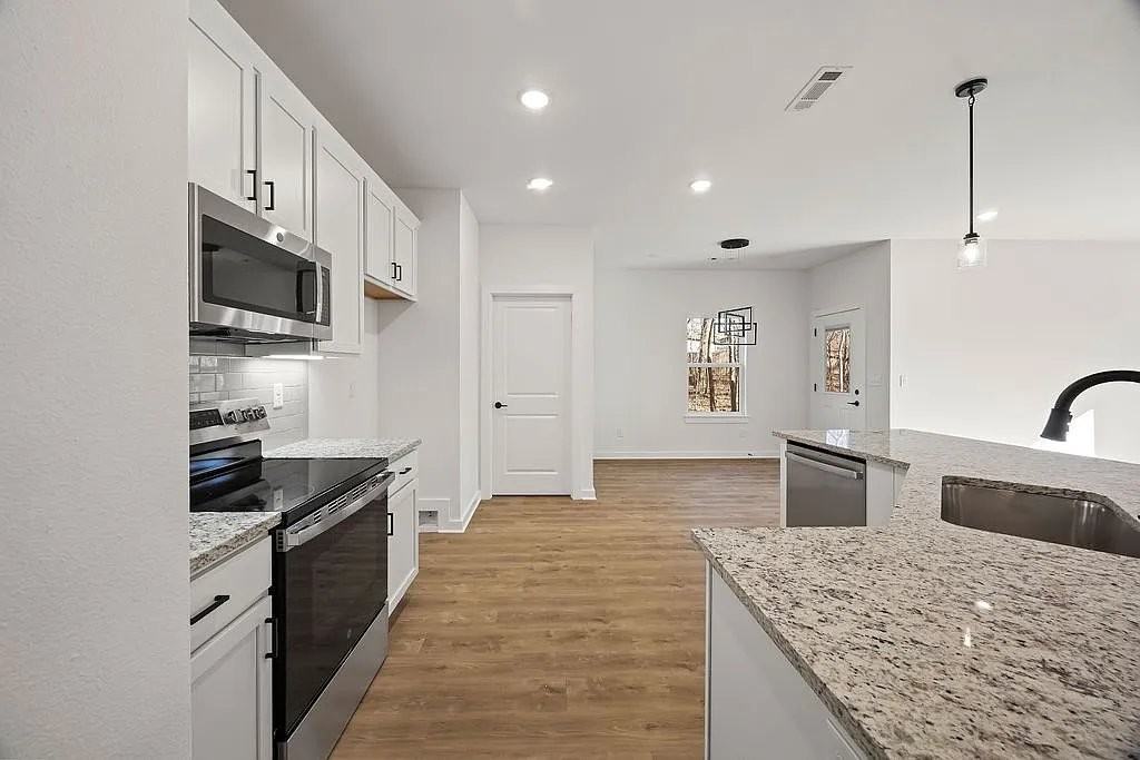 1 Whitmore Ln - Photo 7 of 20