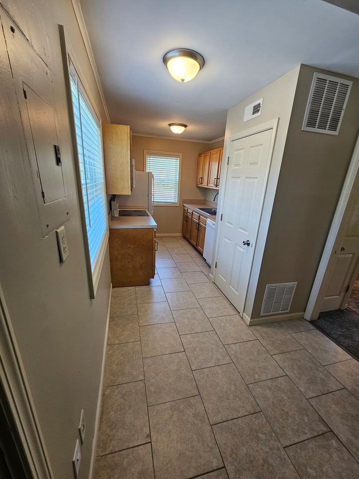 6617 Colby St - Photo 2 of 7