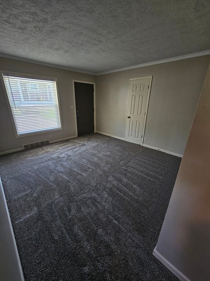 6617 Colby St - Photo 3 of 7