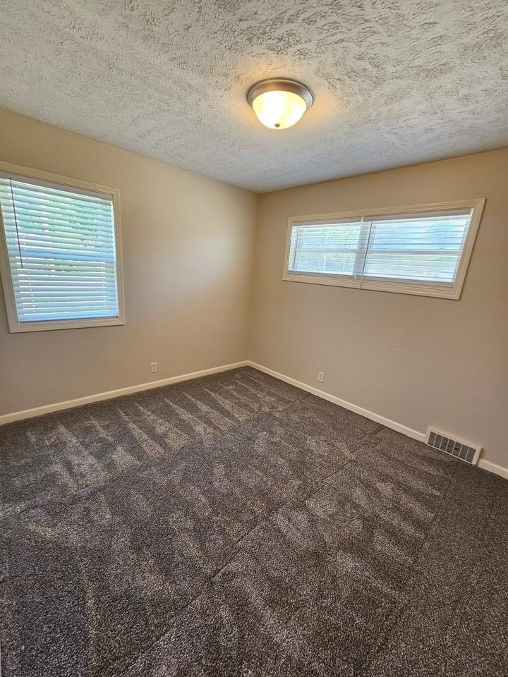 6617 Colby St - Photo 7 of 7
