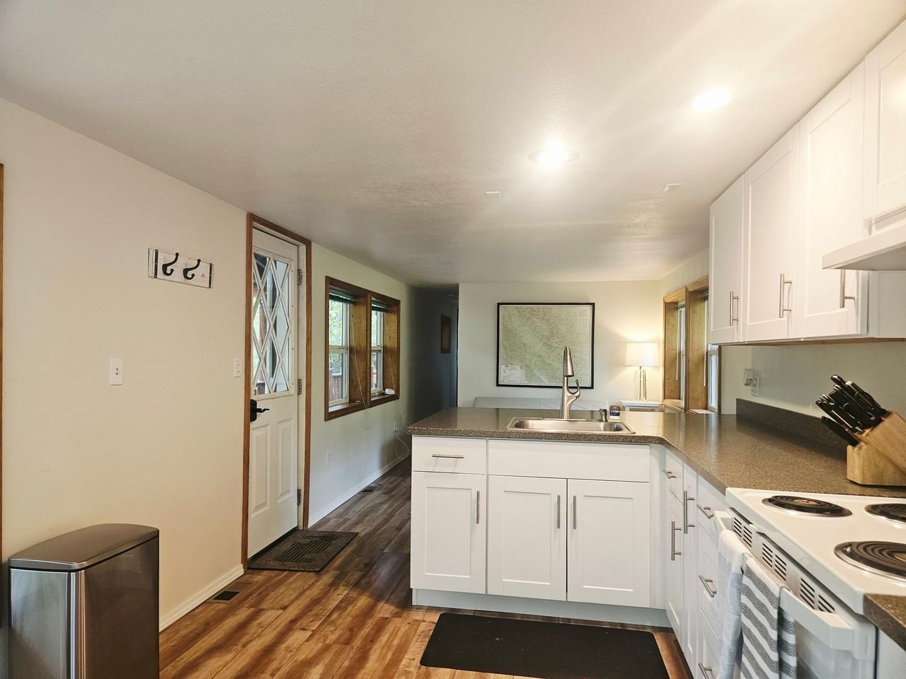 1676 W Lakeshore Dr - Photo 6 of 15