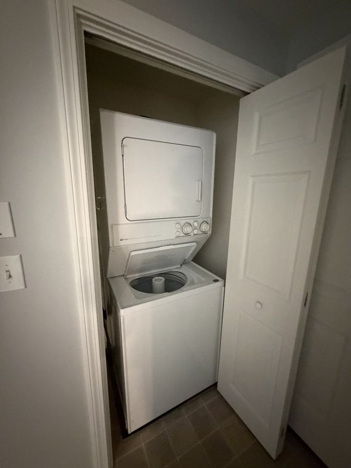 11 Cambridge Ct - Photo 7 of 10