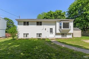301 Stadium Dr - Photo 1 of 1