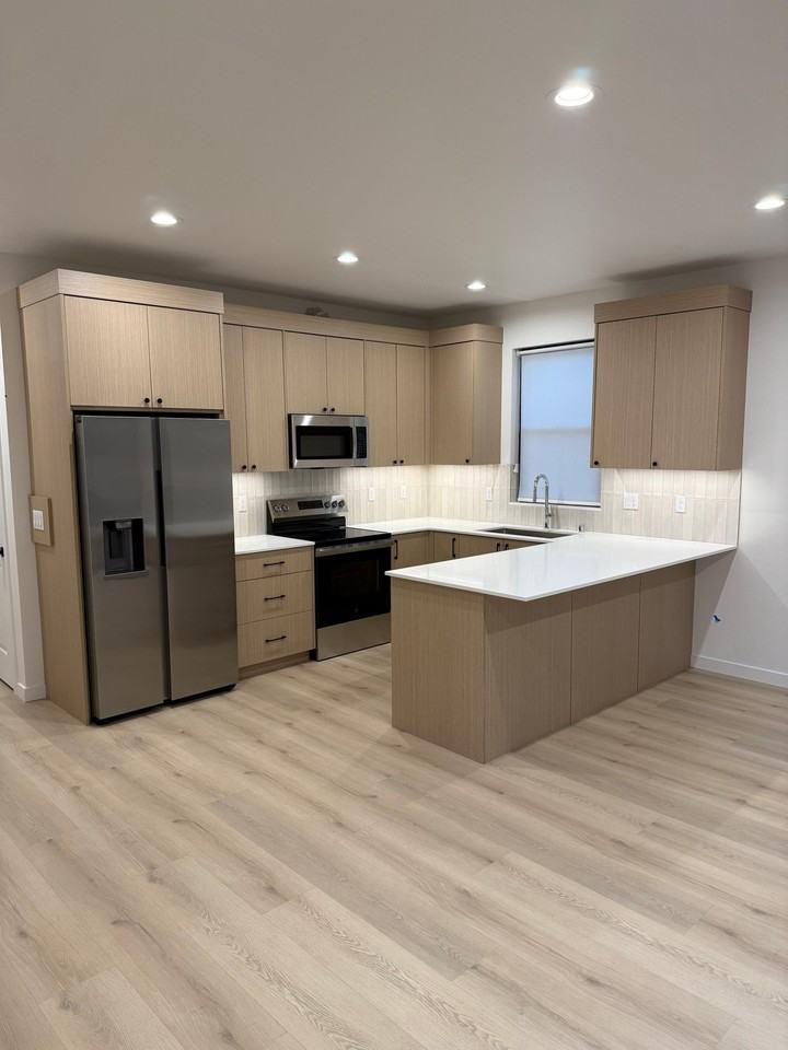 520 Ne 117th Ave - Photo 2 of 16