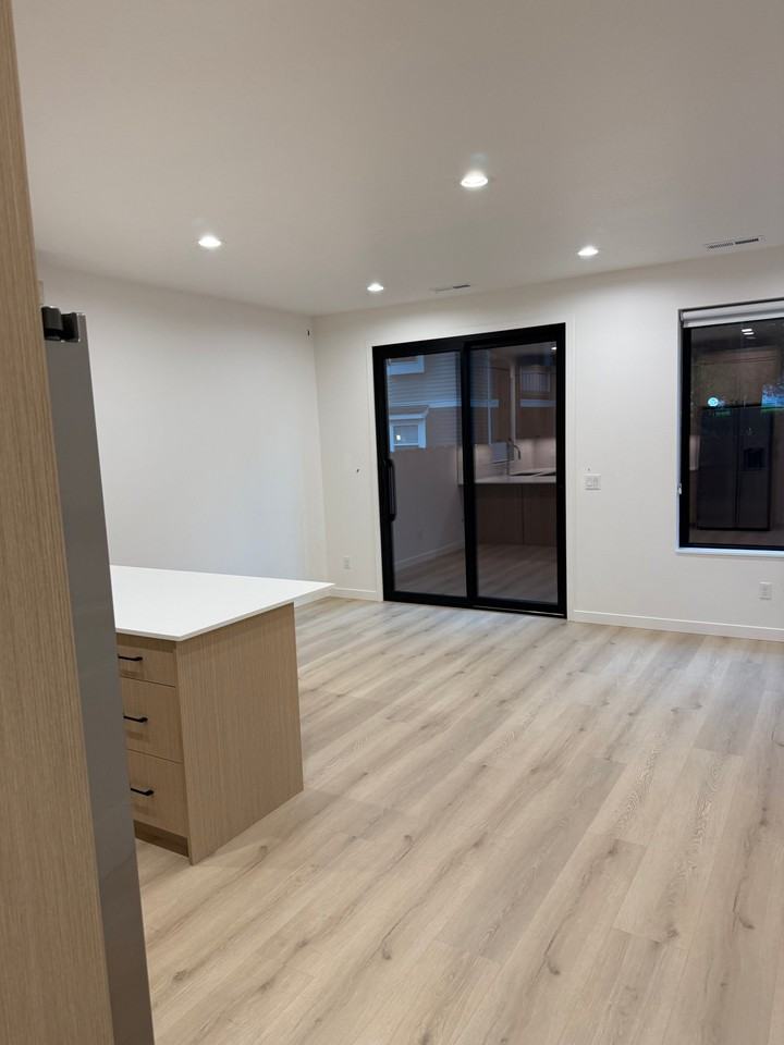 520 Ne 117th Ave - Photo 3 of 16