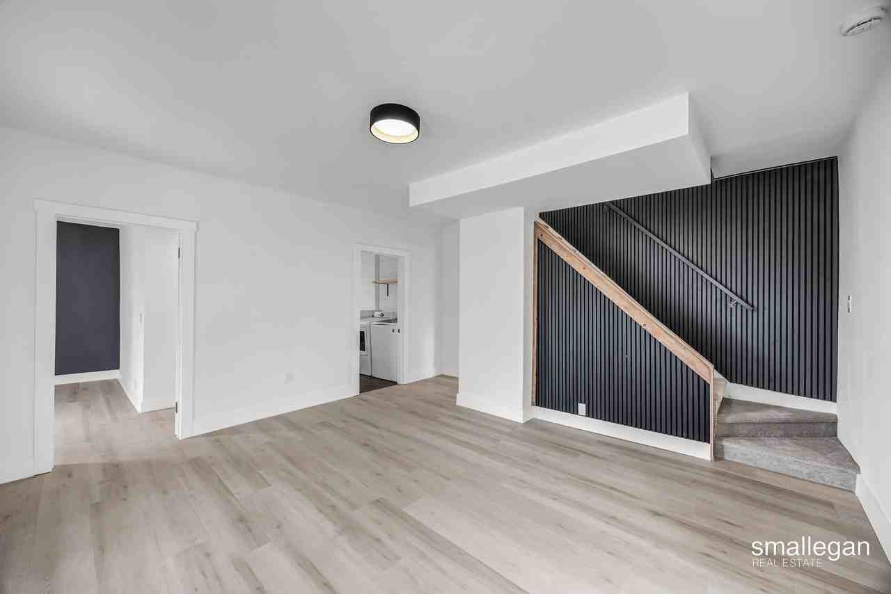 1322 Hurd St Se - Photo 2 of 20