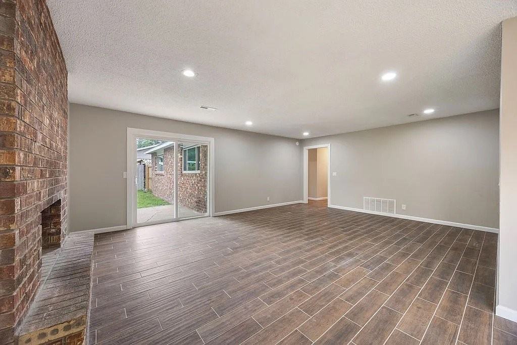 4814 W Beautiful Ln - Photo 2 of 9