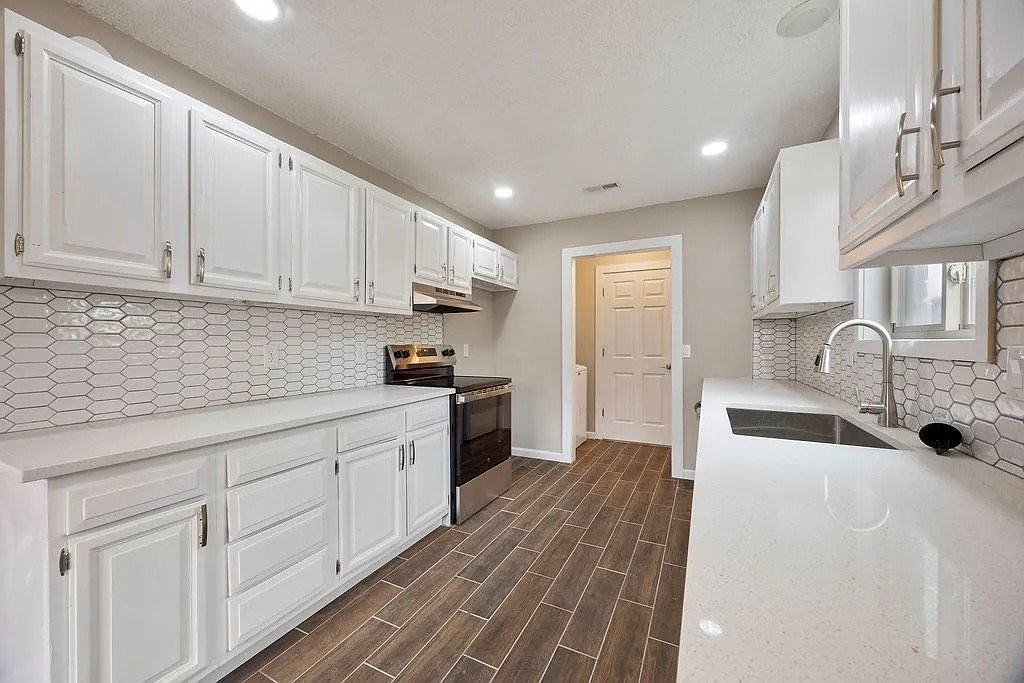 4814 W Beautiful Ln - Photo 3 of 9
