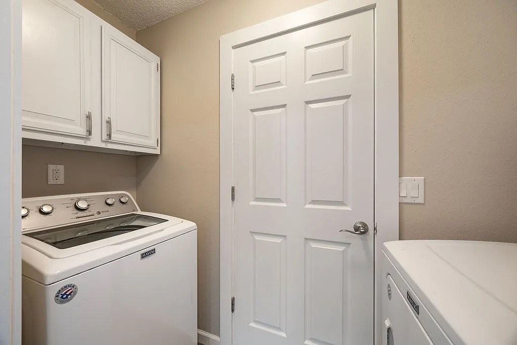 4814 W Beautiful Ln - Photo 5 of 9