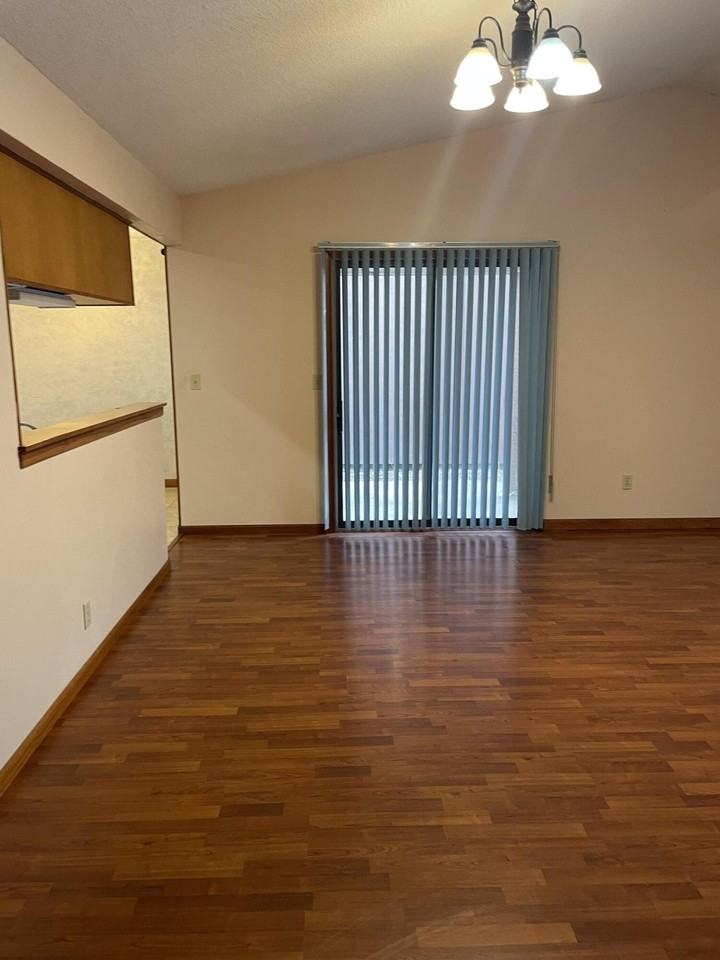 1018 Alderwood Way - Photo 3 of 14
