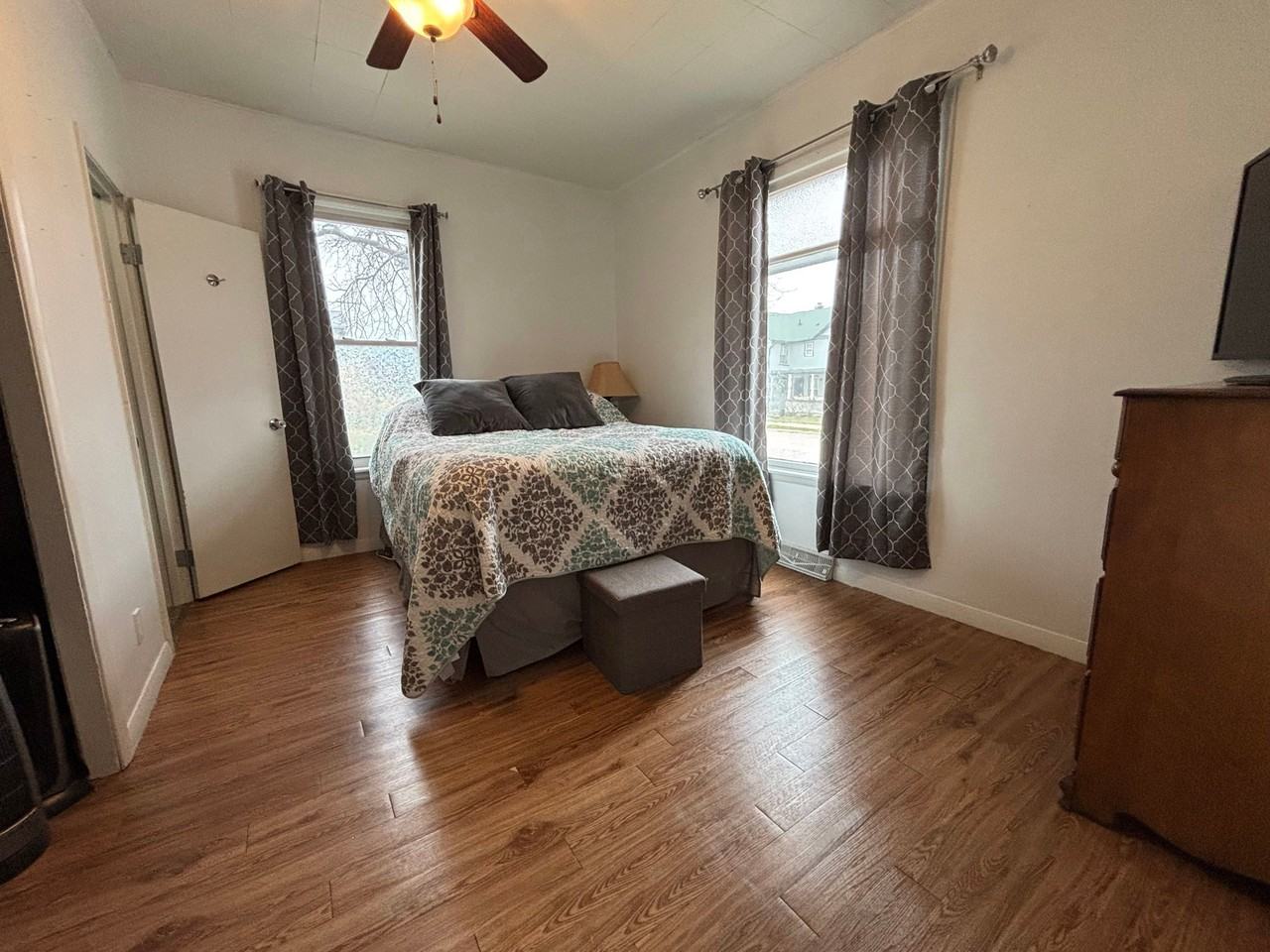 405 Washington St - Photo 3 of 17