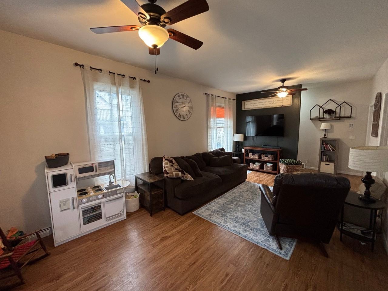 405 Washington St - Photo 7 of 17