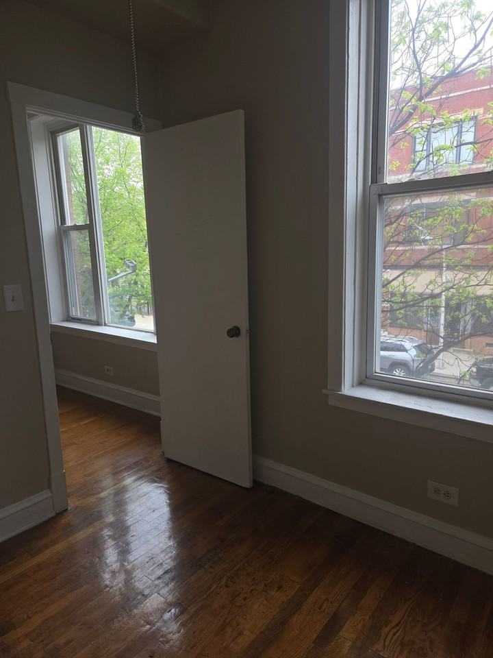 2238 W 21st St #2FRONT - Photo 5 of 10