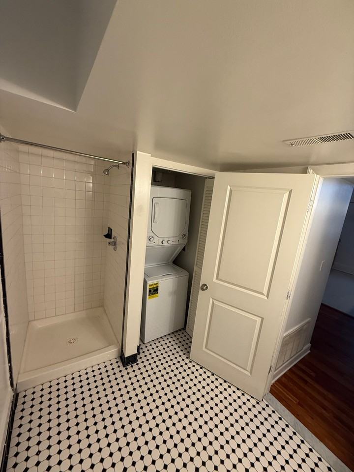 1312 Guilford Ave #202 - Photo 4 of 5