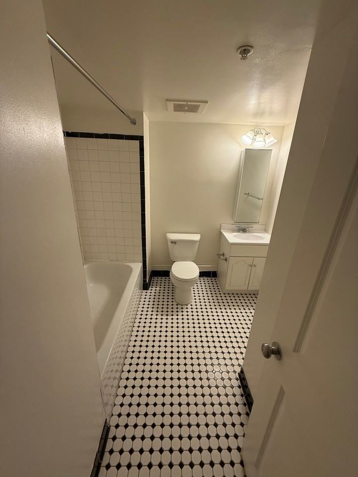 1312 Guilford Ave #202 - Photo 5 of 5