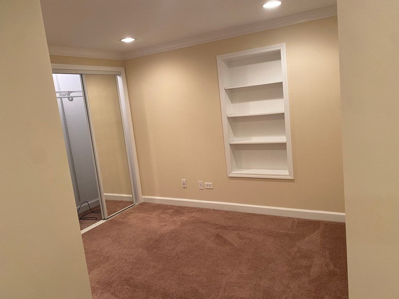 5142 Fairview Ave #7 - Photo 5 of 6