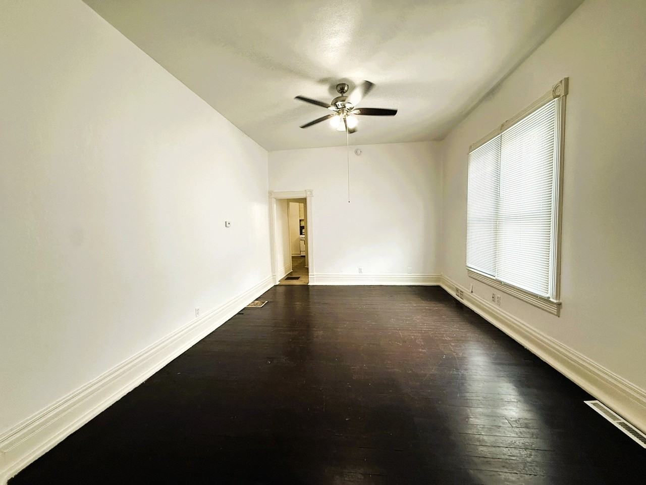 1912 N Wellington Pl - Photo 2 of 8